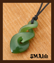 公式】株式会社ヴォイスグッズ｜マオリ・スパイラルペンダント 大